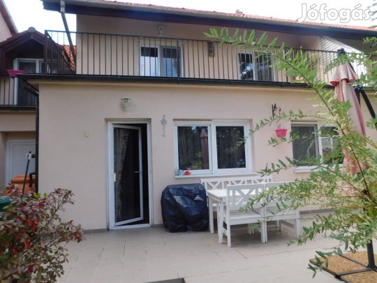 Hévíz frekventált részén családi ház eladó