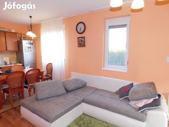 Hévízen földszinti, kertkapcsolatos lakás eladó