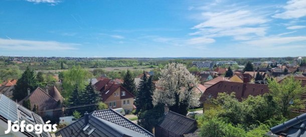 Hévízen örökpanorámás ház eladó