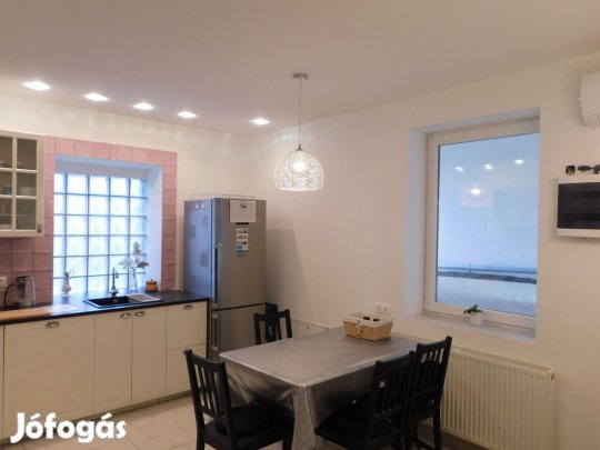 Hévízen panzióként üzemeltethető családi ház eladó