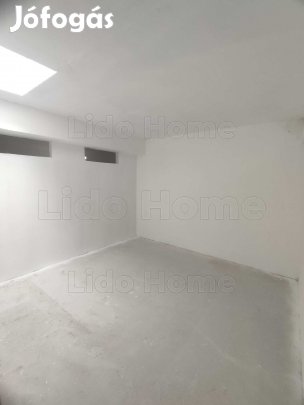 Hévízen társasház aljában raktár eladó!