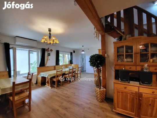 Hévízi 139 nm-es lakás eladó