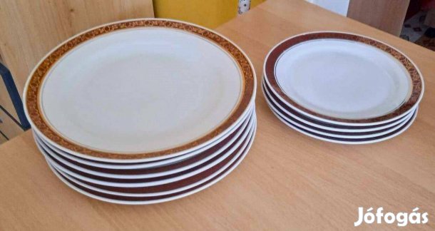 Hiányos porcelán tányérsor