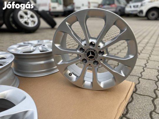 Hibátlan Mercedes GLA gyári 17-os alufelni szett Tpms 5x112