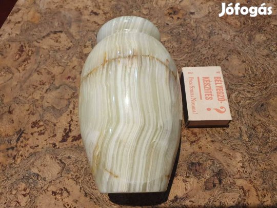 Hibátlan Onix váza szép mintával lakásdekoráció vitrindísz