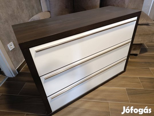Hibátlan állapotban eladó a képen látható komód