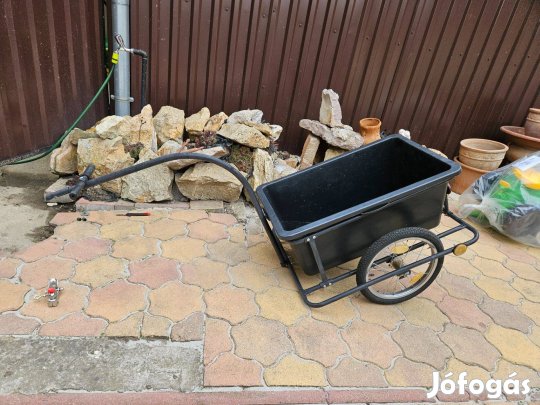Hibátlan állapotú kerékpáros teherutánfutó, kézi kocsiként is használh