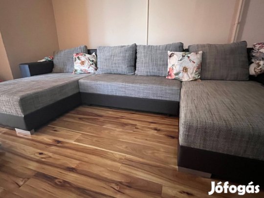 Hibátlan állaptú kanapé