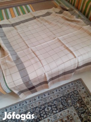 Hibátlan asztalterítő vászon kockás minta 120x130cm