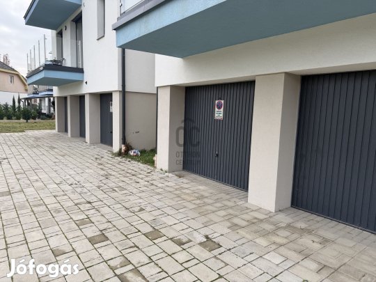Híd köz, 20 nm-es garázs eladó!