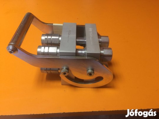 Hidraulika multikuplung gyorscsatlakozó raktárról