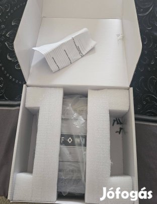 Hifonics erősítő és 1 farados kondi