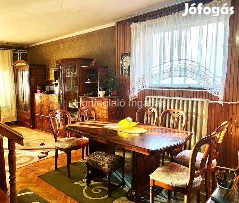 Hímesben 5 szoba+ nappalis, dupla komfortos sorház eladó