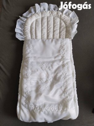 Hímzett baba pólya