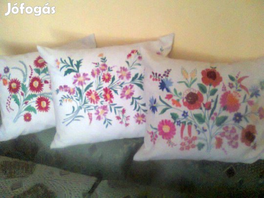 Hímzett díszpárna - kézműves termék