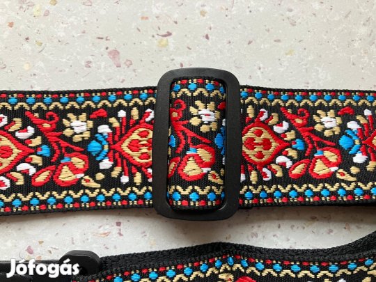 Hímzett gitár heveder/hátpánt