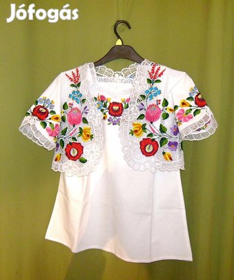 Hímzett ingváll, pruszlik és 5 darab hímzett kötény eladó