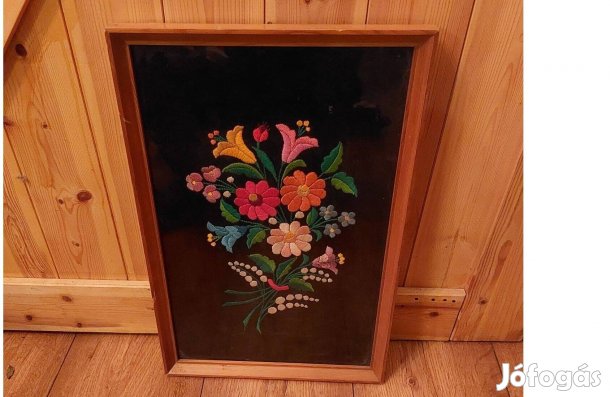 Hímzett keretezett falikép