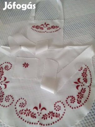 Hímzett kézzel varrott kötény eladó!