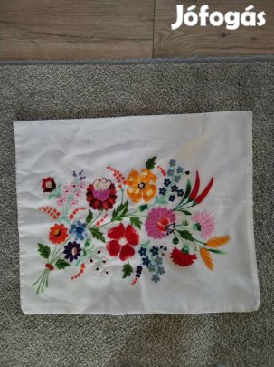 Hímzett kispárna huzat 50 x42 cm