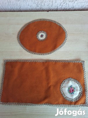 Hímzett terítő eladó