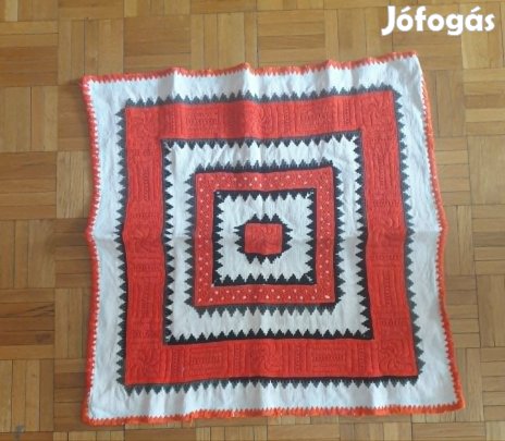 Hímzett terítő eladó