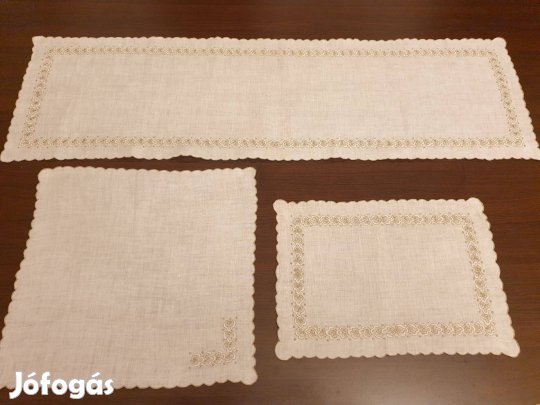 Hímzett terítő szett