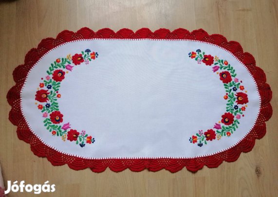 Hímzett terítők