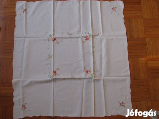 Hímzett vászon terítő szett