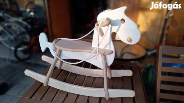 Hintaló fa használt