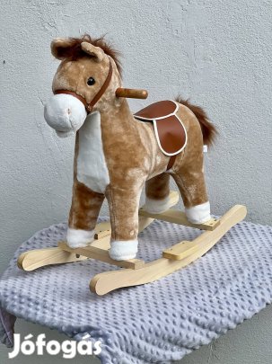 Hintaló hangeffektekkel