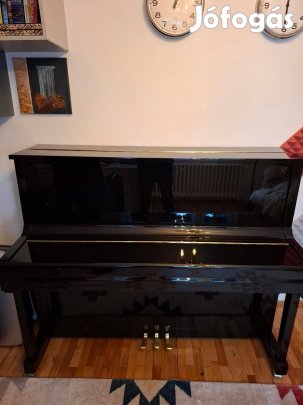 Hirdetes cime: "Eladó Steinway & Sons gyártmányú, Essex U123 Pianino"