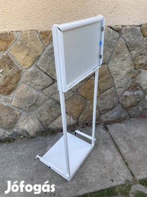 Hirdető tábla , megállító tábla 