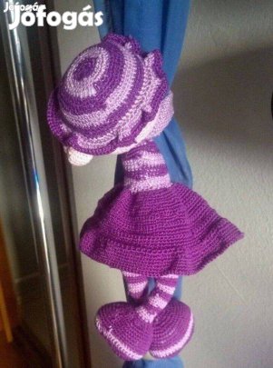 Hirgolt függönyösszehúzó lány figura eladó