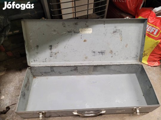 Hitachi  fém koffer eladó!
