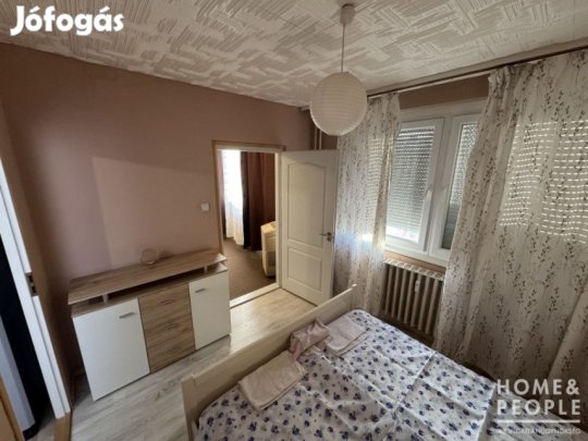 Hódmezővásárhely Belvárosában felújított lakás