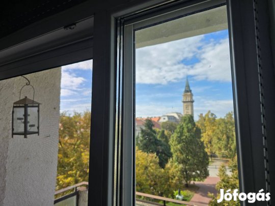 Hódmezővásárhely belvárosában téglalakás eladó