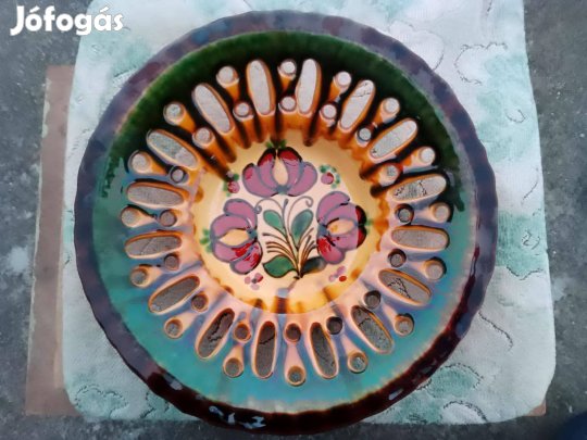 Hódmezővásárhelyi népi kerámia falitányér áttört