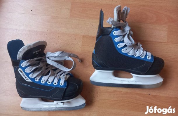 Hoki korcsolyák_2 pár (31-es és 32-35 állítható méretű)
