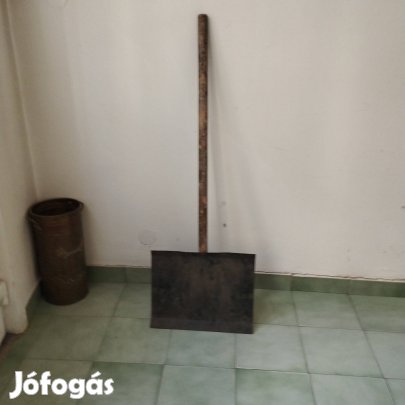 Hólapát fémből 
