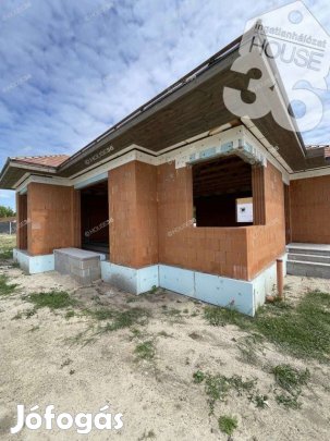 Hollandfaluba 450-es telken 2 szintes ház eladó! NEW!!!