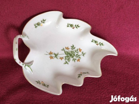 Hollóházi Erika mintás kínáló