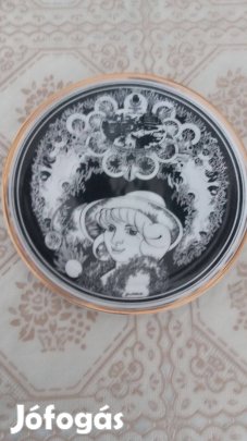 Hollóházi Jurcsák, szász dísztányér