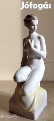 Hollóházi kézzel festett Női akt porcelán hibátlan 30cm.