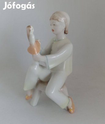 Holloházi porcelán babázó kislány!