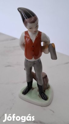 Hollóhazi porcelán figura