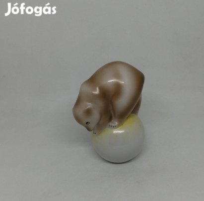 Hollóházi porcelán labdázó maci!