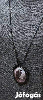 Hollós medállal nyaklánc