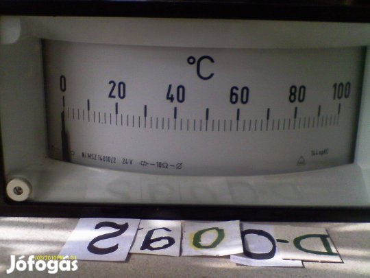 Hőmérsékletmérő táblaműszer eladó. (D-0092)