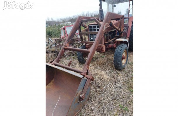 Homlok rakodós traktor eladó